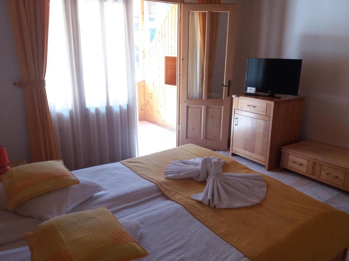 Vila Sara/Adult Only Sovata Buitenkant foto